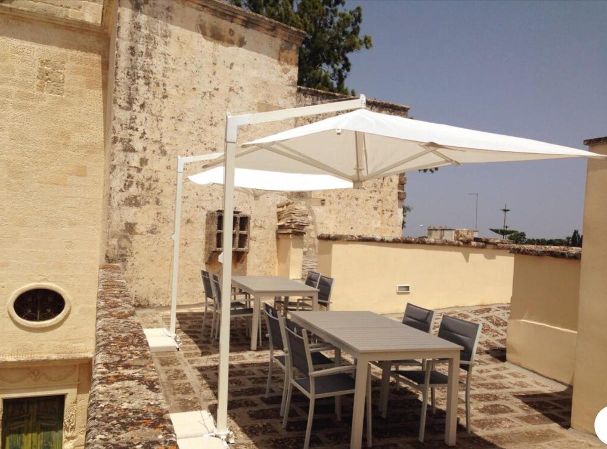 Palazzo De Carlo E Il Parco Dei 7 Pozzi Bed & Breakfast เลชเช ภายนอก รูปภาพ