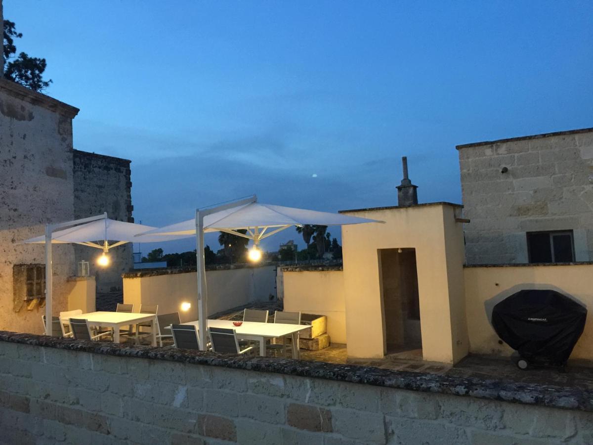 Palazzo De Carlo E Il Parco Dei 7 Pozzi Bed & Breakfast เลชเช ภายนอก รูปภาพ