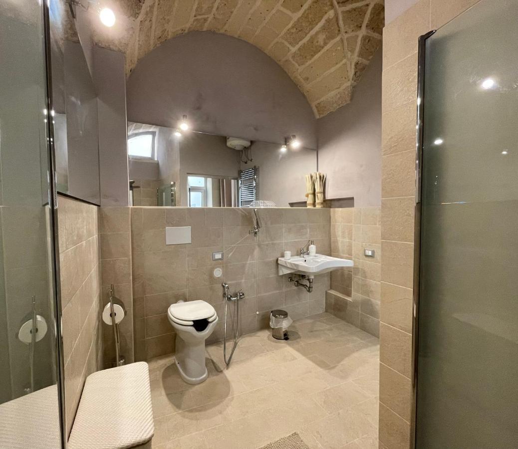 Palazzo De Carlo E Il Parco Dei 7 Pozzi Bed & Breakfast เลชเช ภายนอก รูปภาพ