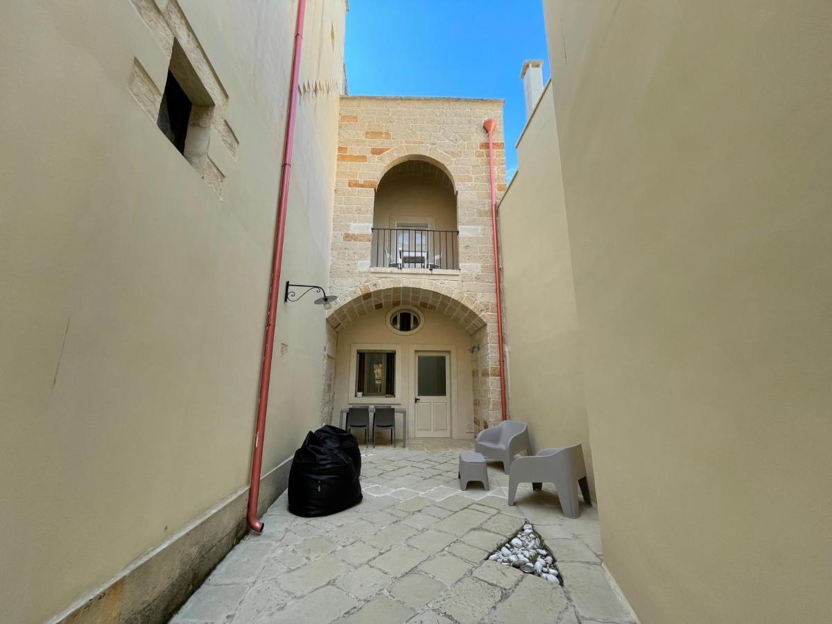 Palazzo De Carlo E Il Parco Dei 7 Pozzi Bed & Breakfast เลชเช ภายนอก รูปภาพ