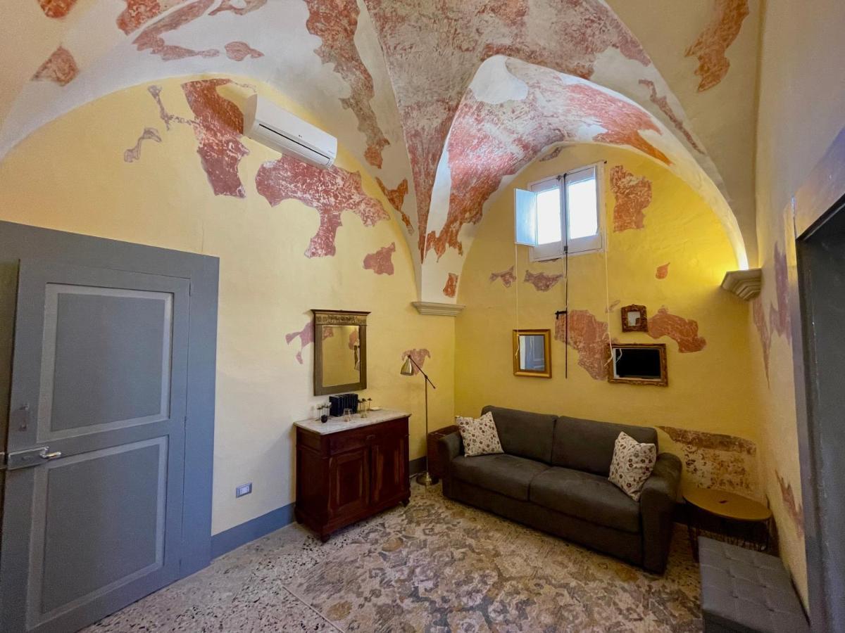 Palazzo De Carlo E Il Parco Dei 7 Pozzi Bed & Breakfast เลชเช ภายนอก รูปภาพ
