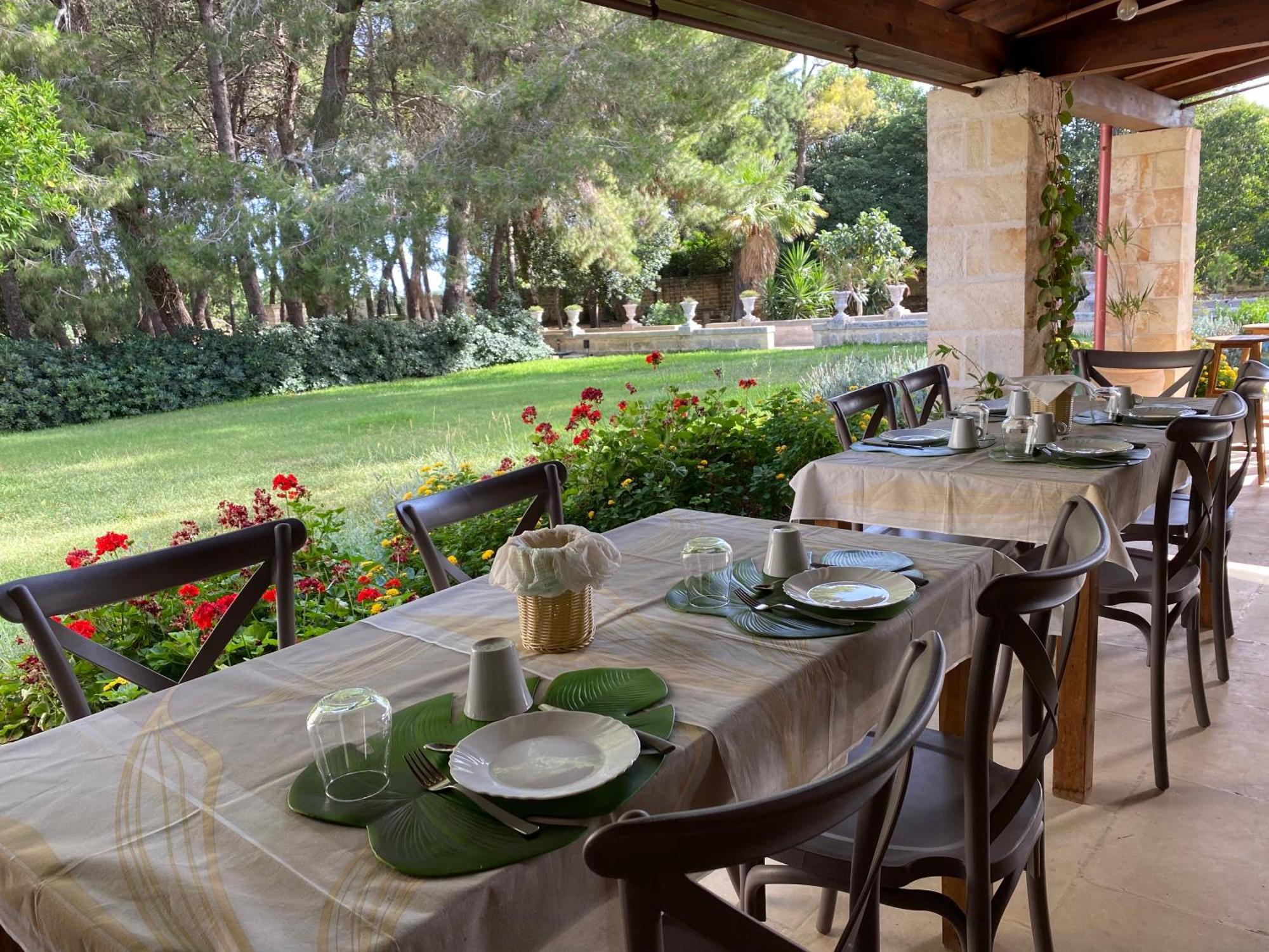 Palazzo De Carlo E Il Parco Dei 7 Pozzi Bed & Breakfast เลชเช ภายนอก รูปภาพ