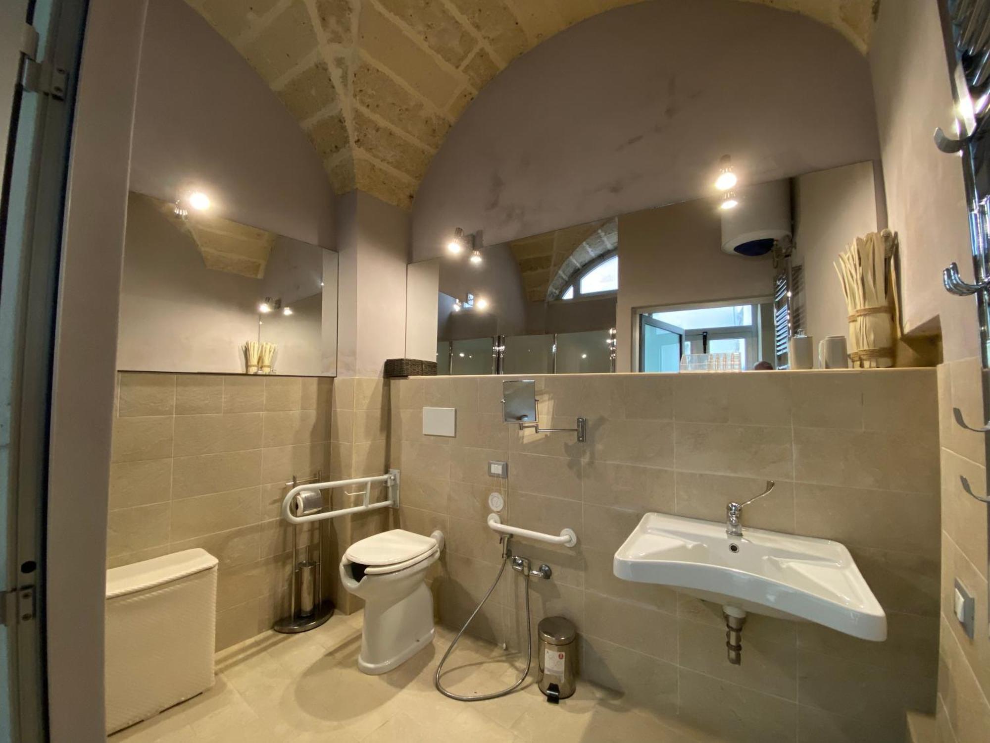 Palazzo De Carlo E Il Parco Dei 7 Pozzi Bed & Breakfast เลชเช ภายนอก รูปภาพ